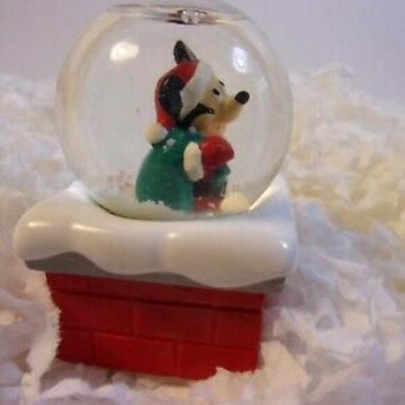 2002 MICKEY SNOW GLOBE christmas - Picture 3 of 6